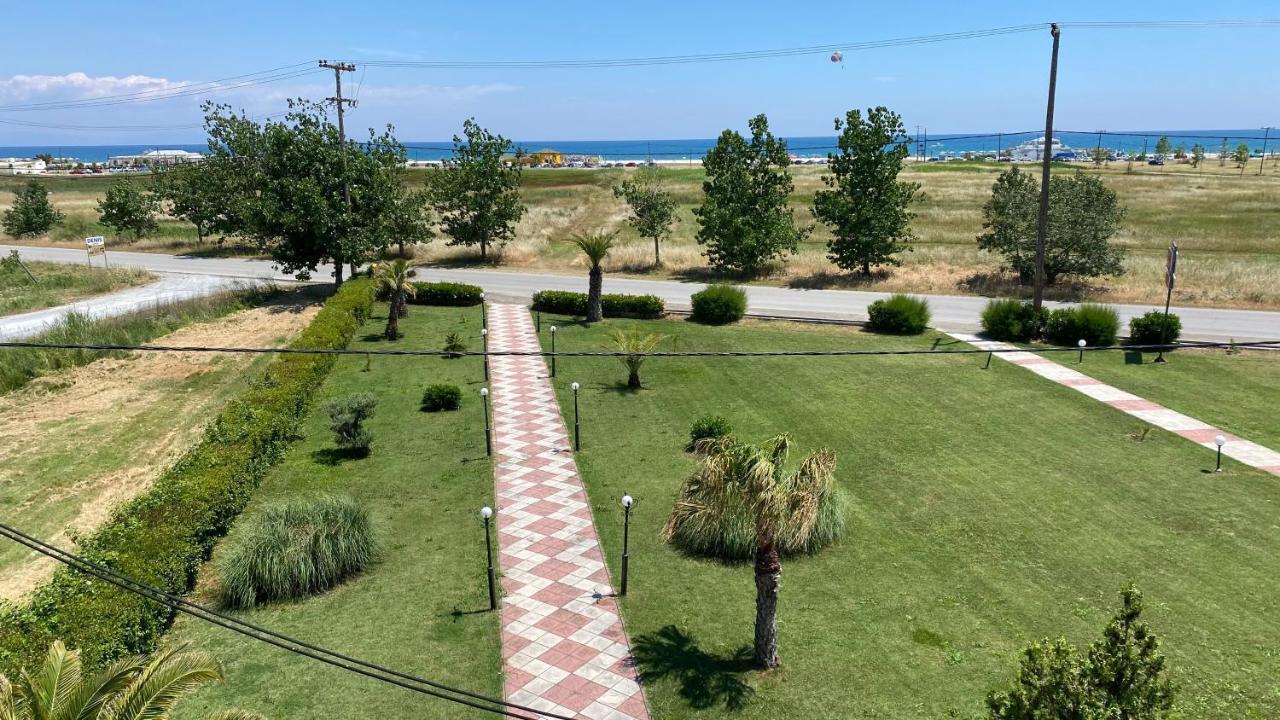 Aparthotel Oasis à Paralía Extérieur photo
