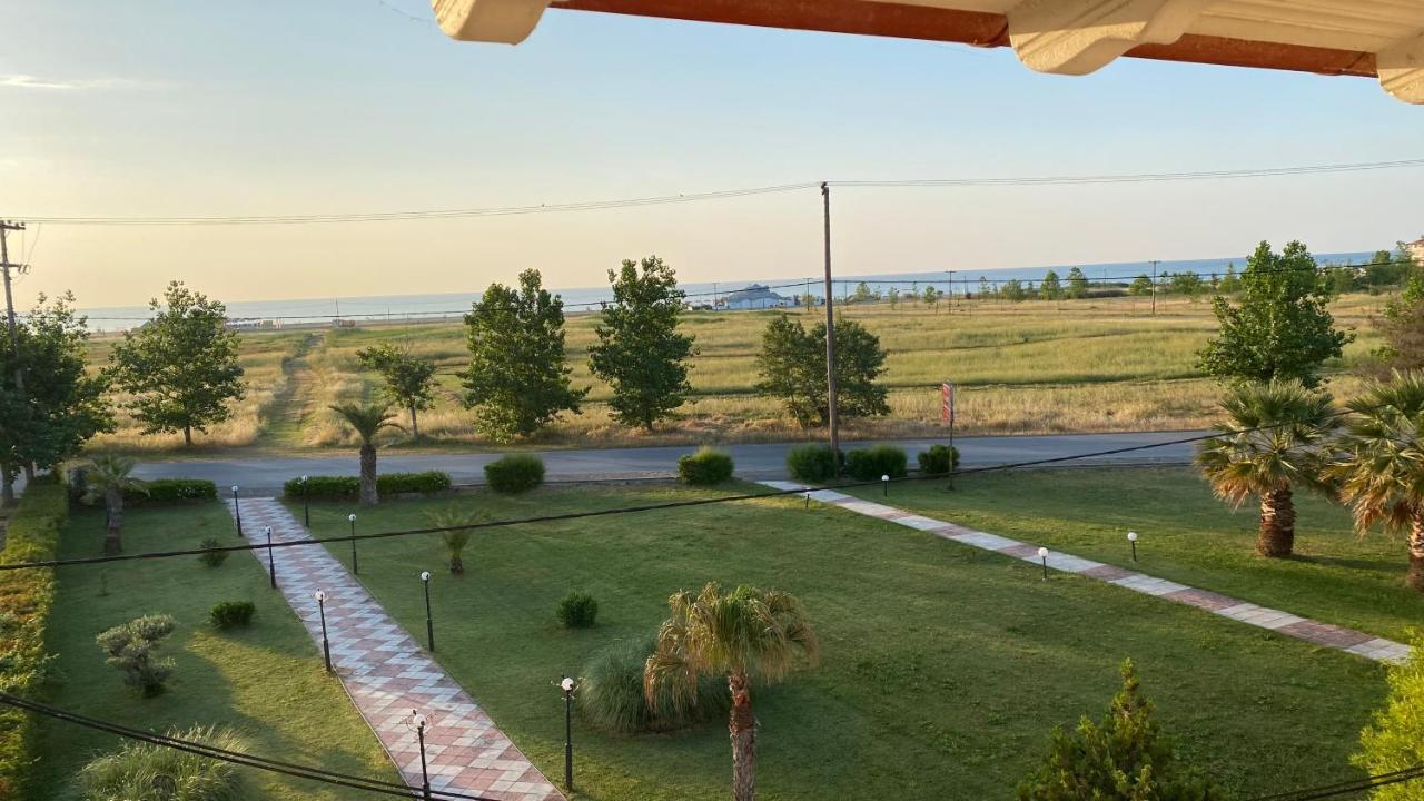 Aparthotel Oasis à Paralía Extérieur photo
