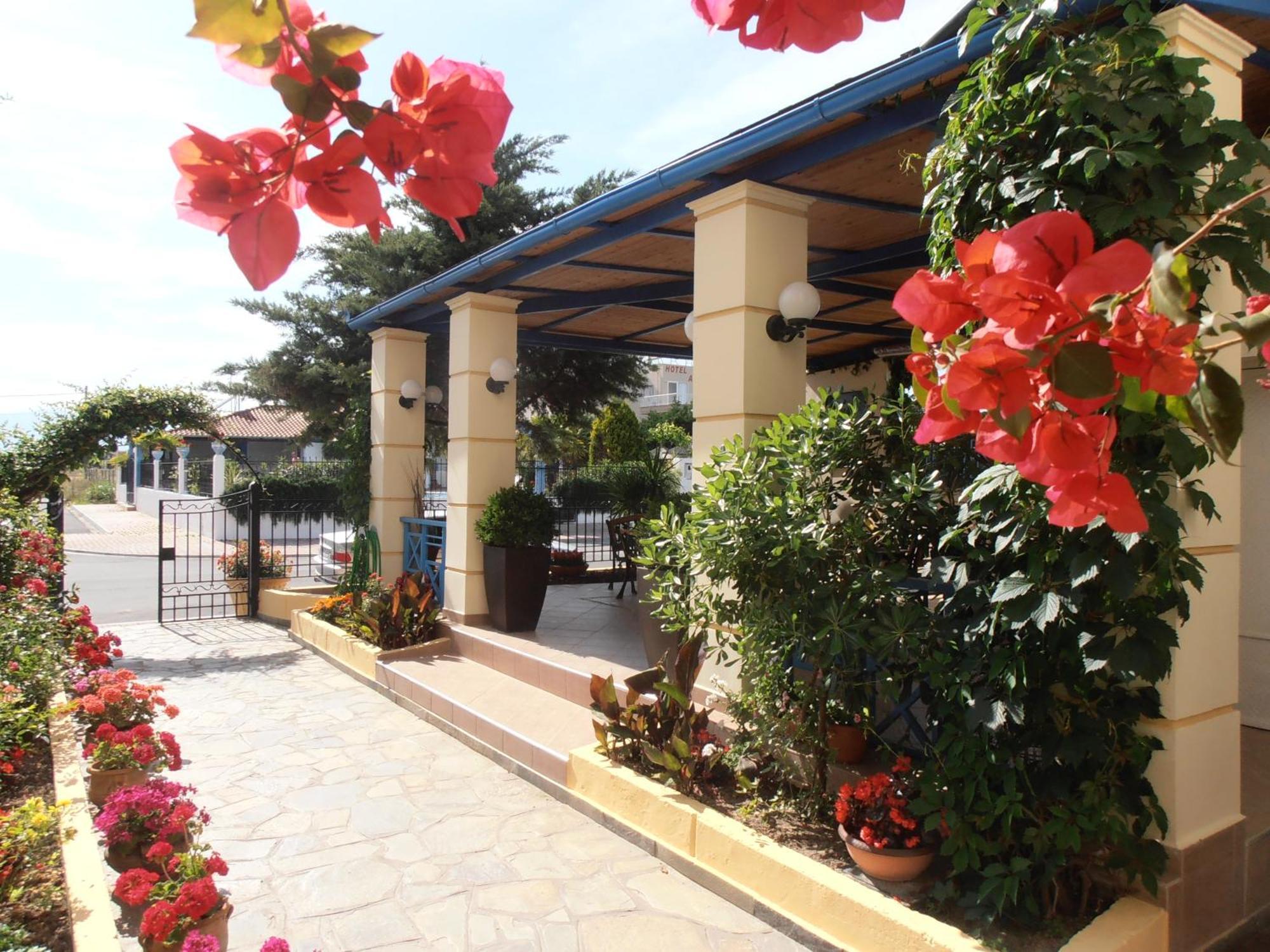 Aparthotel Oasis à Paralía Extérieur photo