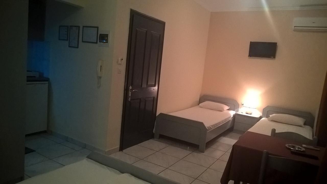 Aparthotel Oasis à Paralía Extérieur photo